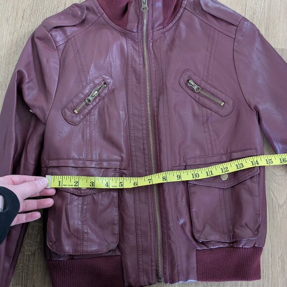 Faux Leather Jacket Cropped - Picture 8 of 9